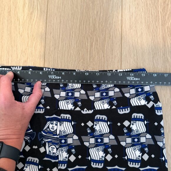 LuLaRoe Leggings • size tall & curvy • Poker Card Pattern • NWOT - Picture 2 of 7